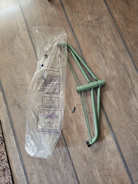 Дед Мороз, гирлянды,елочные игрушки