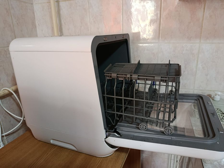 Masina spalat vase Maedion de spalat vase comacta(2seturi) Medion