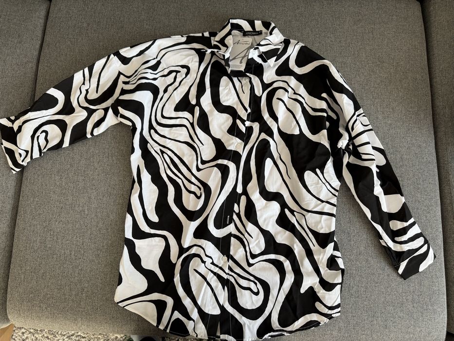 Vând cămașă nouă, cu eticheta