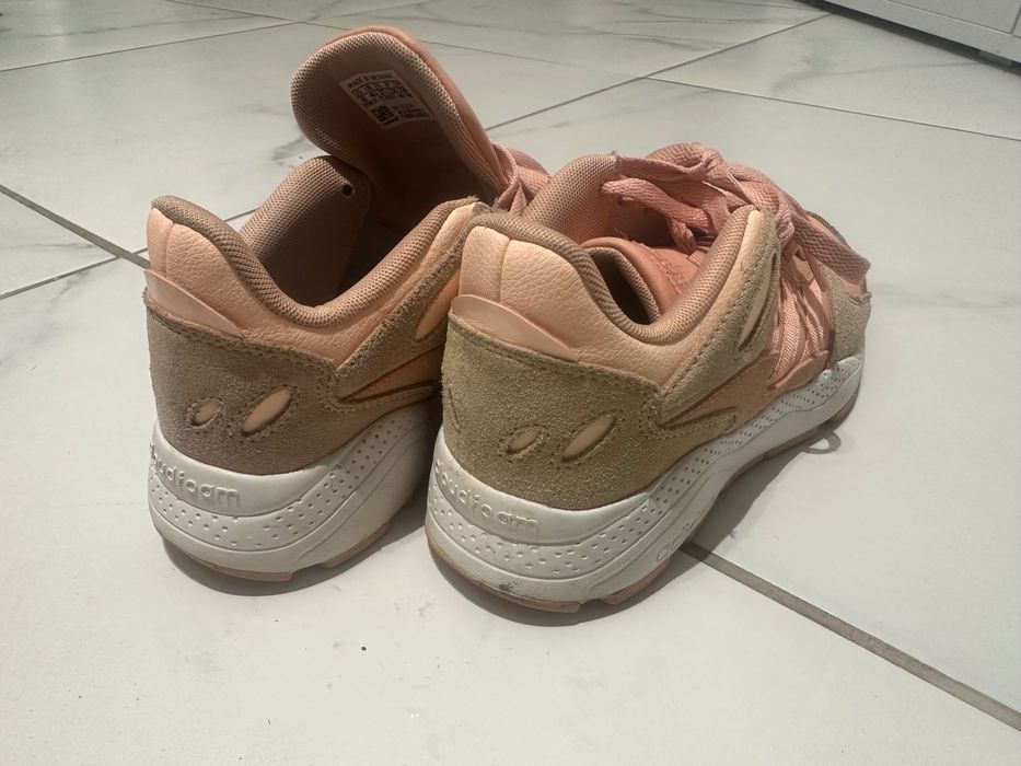 Дамски спортни маратонки