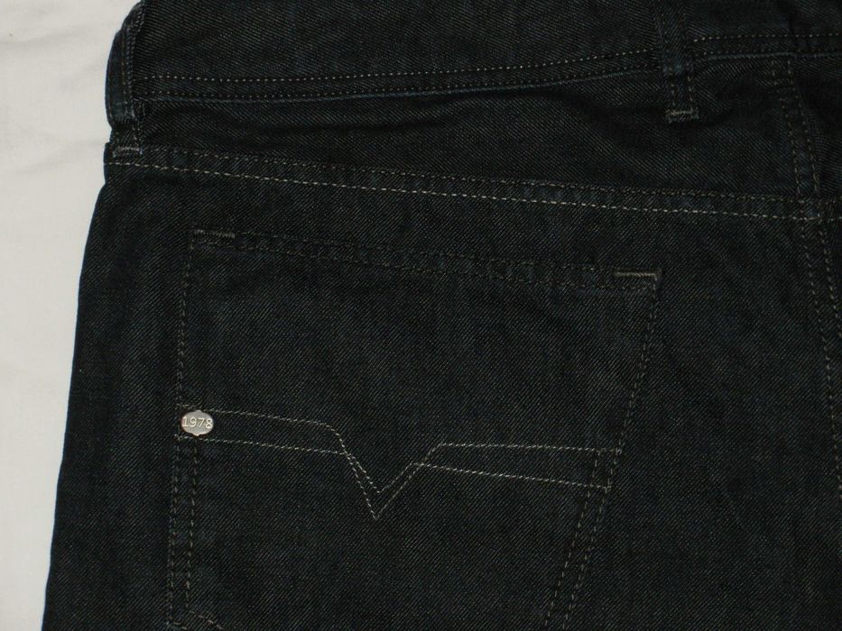 DIESEL оригинални нови мъжки дънки 40