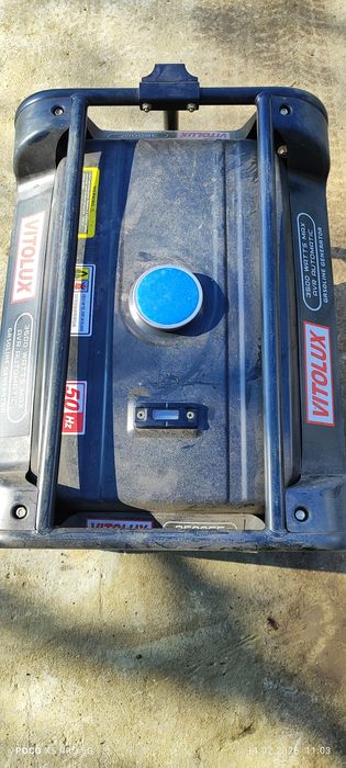 Генератор  на бензин