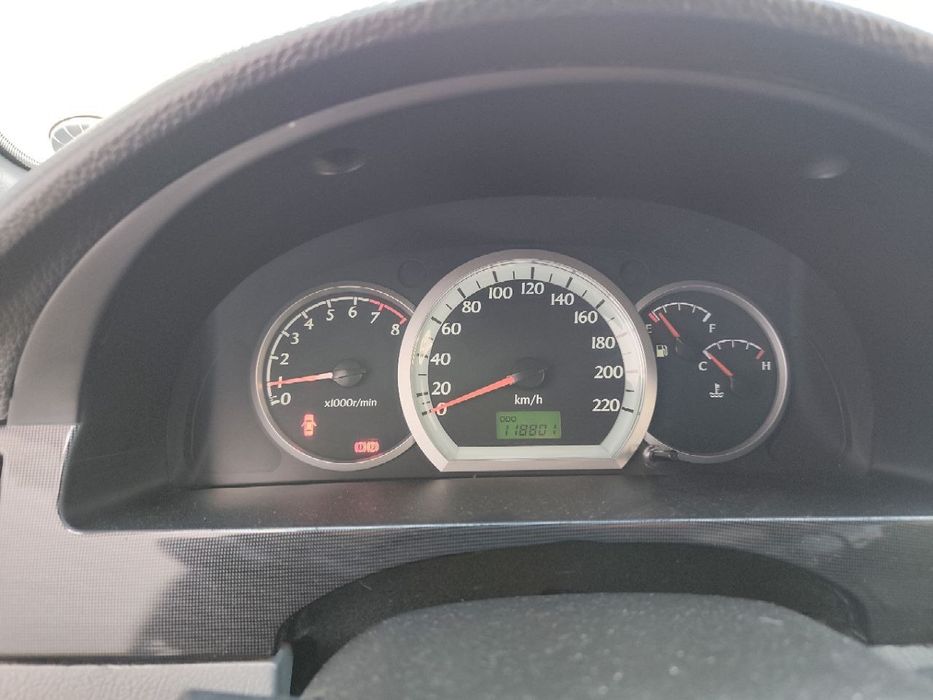 Ласетти 1.8 сотилади