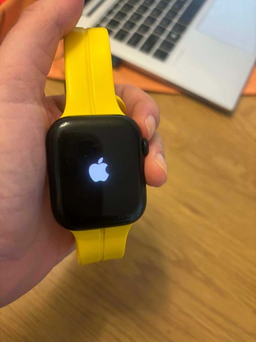 Apple Watch 8, GPS, Carcasa Midnight Aluminium 45mm, Midnight Sport