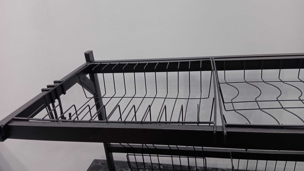 Регулируема поставка за съдове и плодове