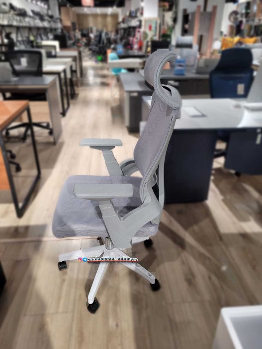 Офисное кресло Кристофер серого цвета, доставка бесплатная, гарантия !