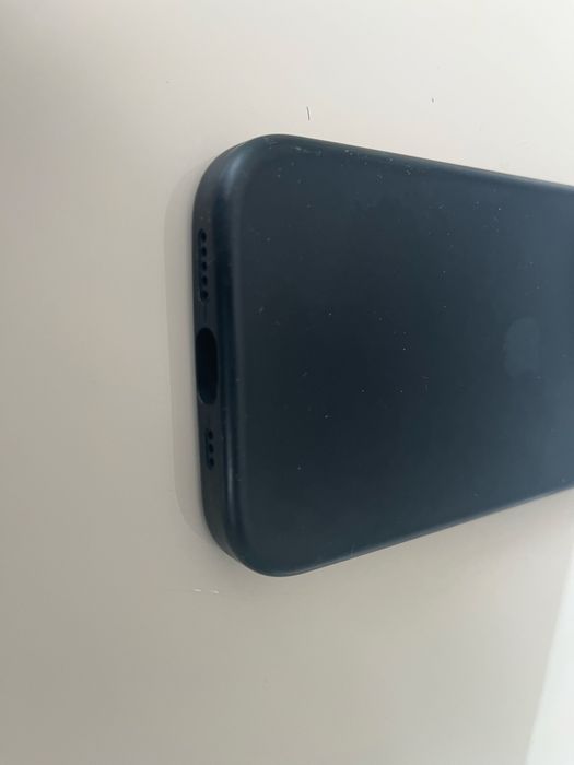 Оригинален силиконов кейс за iPhone 15 Pro