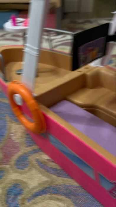 Продам корабль барби для девочек