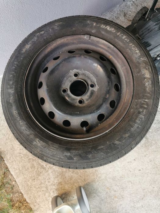 Комплект летни гуми 175/65 R14 с джанти