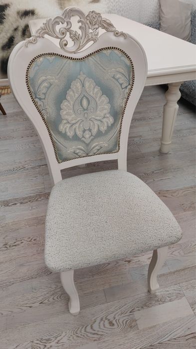 Продам стол со стульями