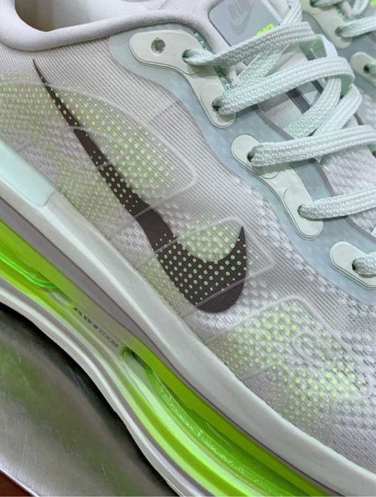 Нови дамски маратонки Nike Vomero Premium Barely Green Volt