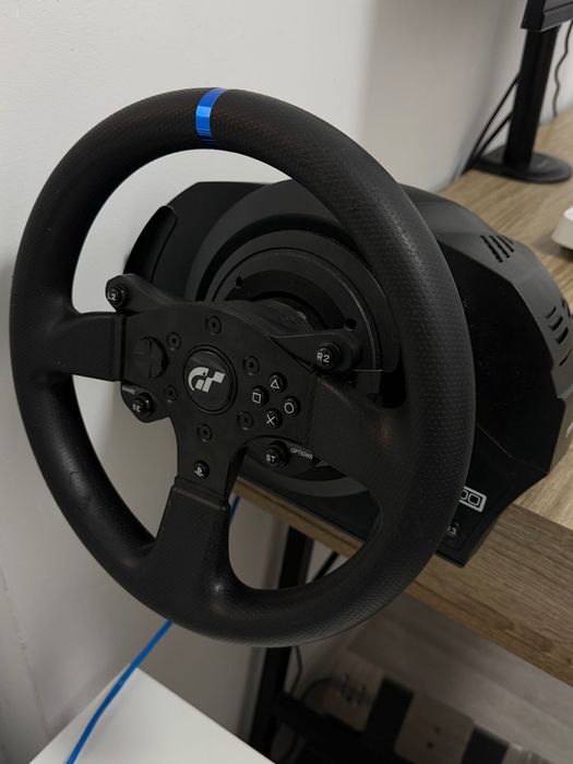 Volanul pentru jocuri Thrustmaster T300 RS GT