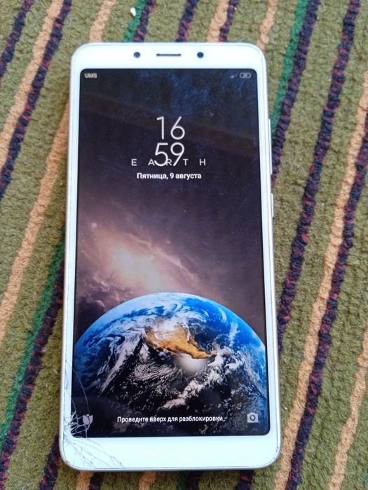 Redmi 6 gold ekrani singan xotirasi 32gb