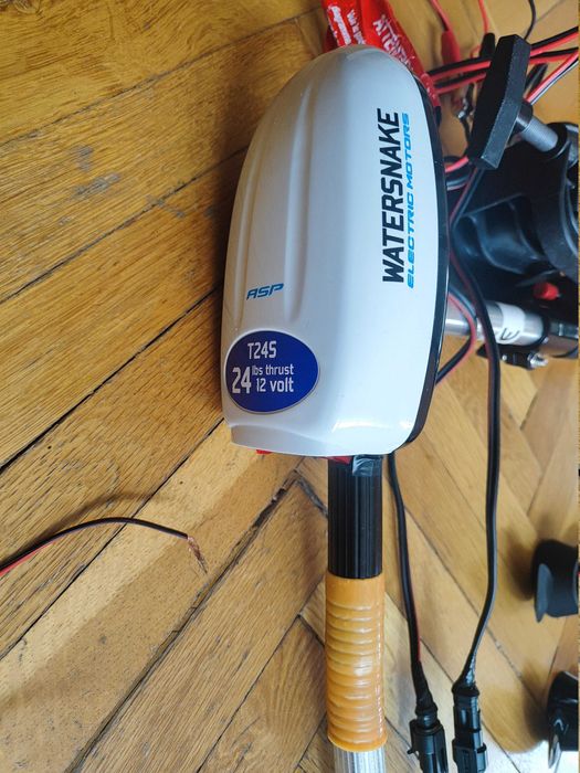 Продавам двигател за каяк/лодка Watersnake T24
