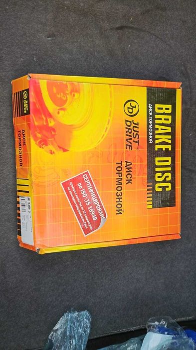 Четырёхпоршневые передние суппорты W124 E320.