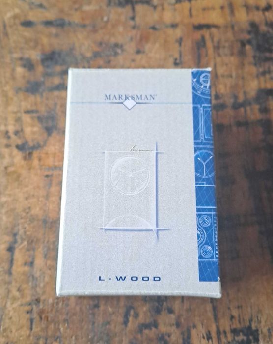 часовник Марксман Marksman за бюро аналогов кварцов дървен отпред