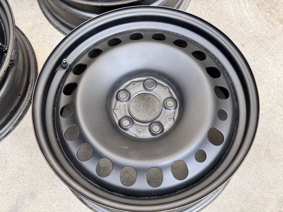 4бр железни Mercedes GLA 17цола с датчици