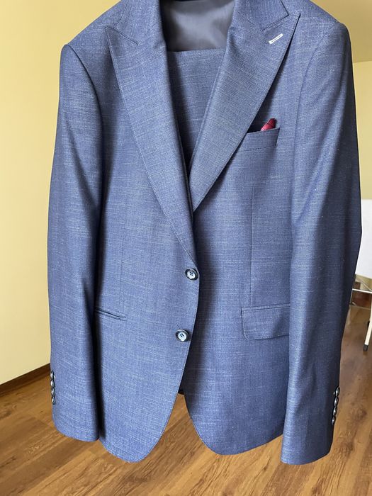 Costum 3 piese nou cu camasa