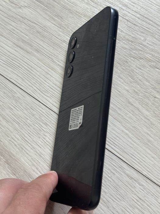 Продам телефон Самсунк А.24