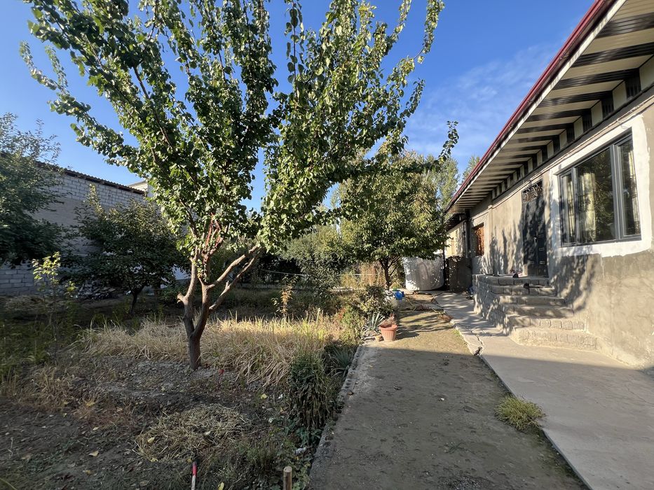 Uy sotiladi 5 sotix 4xona tayyor