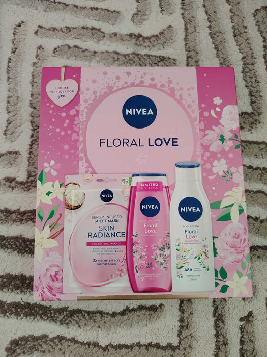 Комплект Nivea Floral Love