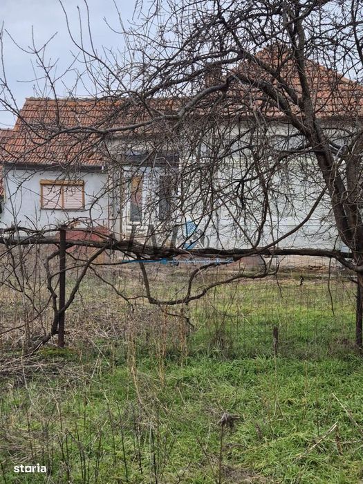 Casa batraneasca de vanzare in Tartaria