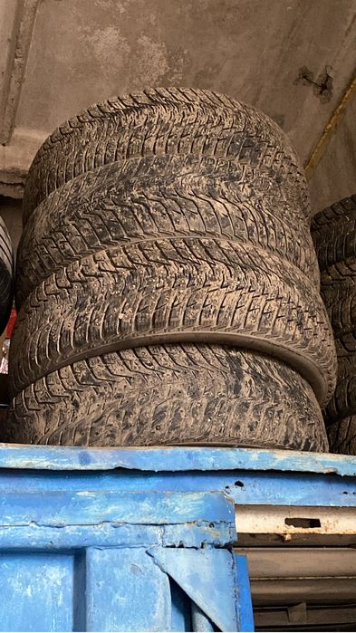 Продам шины 215/65 R16