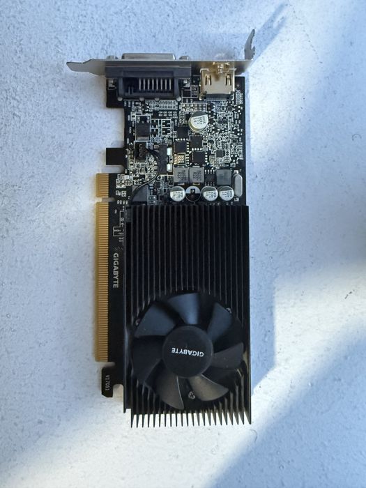 GT 1030 Low Profile + i3-6100 + 24GB RAM DDR3 HyperX