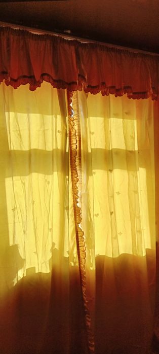 Продаю шторы и тюль.