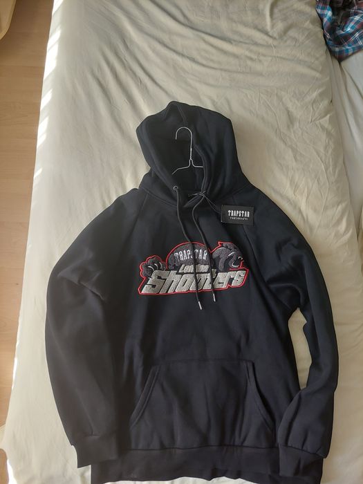 Vând sau schimb hanorac trapstar shooters negru
