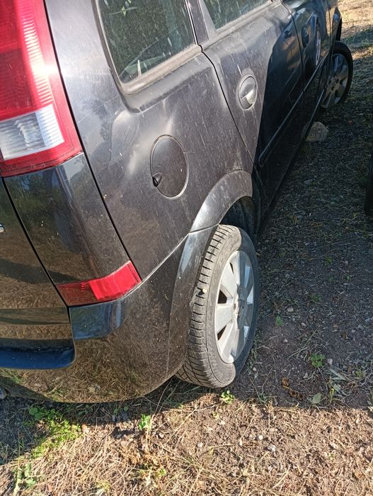 Опел Мерива на части