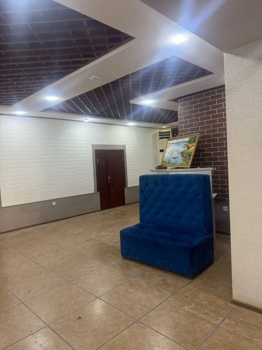 Нотурар жой ижарага берилади. Семурғ орқасида, олдинги Уголок кафе