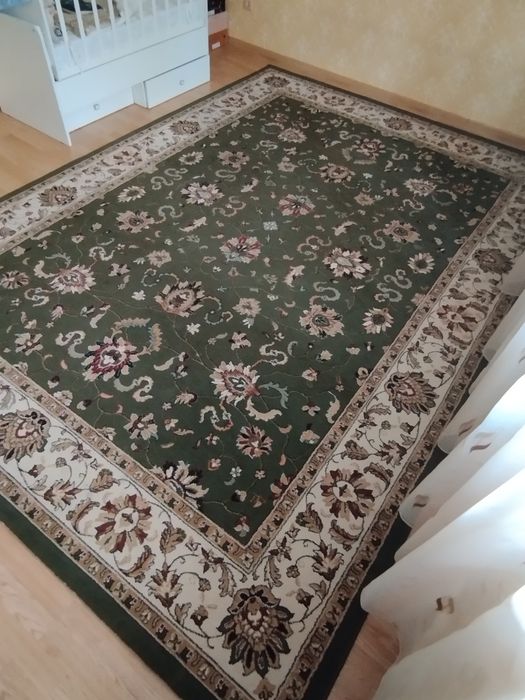 Продается Ковер 2,5 × 3,5 м.