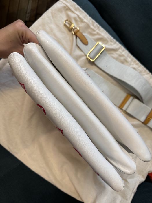 Чанта LV Coussin PM