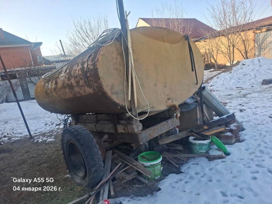 Питьевой сестерно 3 куб на колёсах