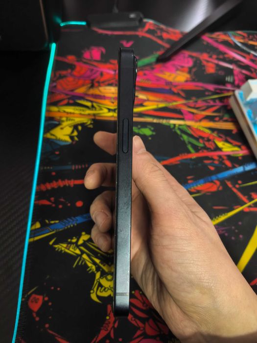 Продам IPhone 13, 128gb, midnight