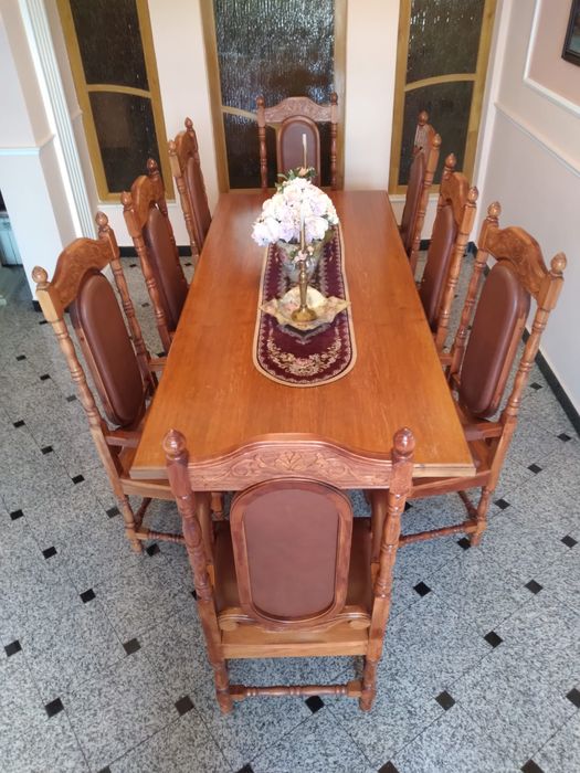 Masa sufragerie cu 8 scaune