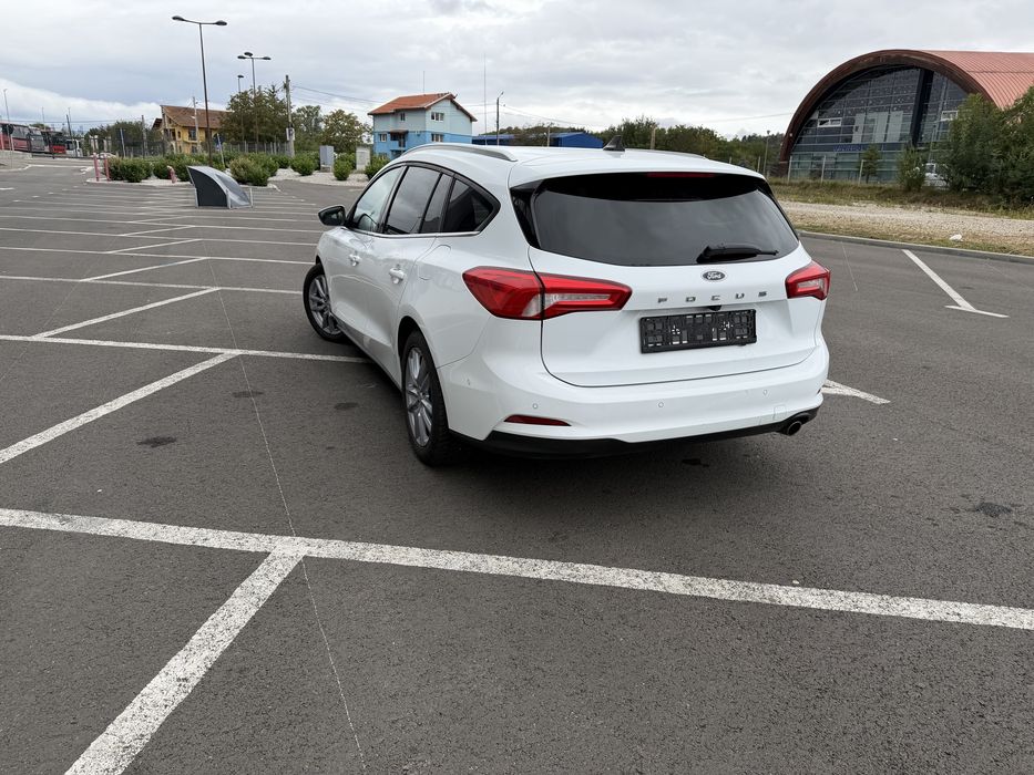 FORD Focus 2021 — imagine 5