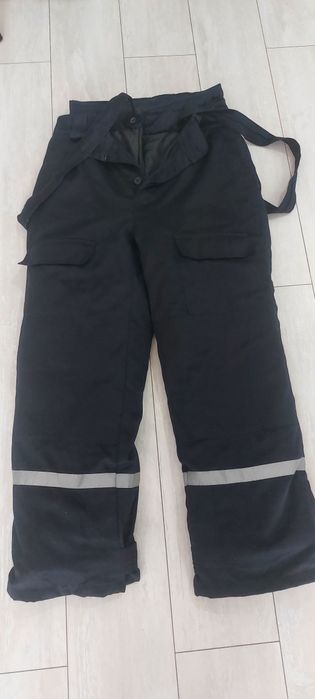 Продаю  спец одежду