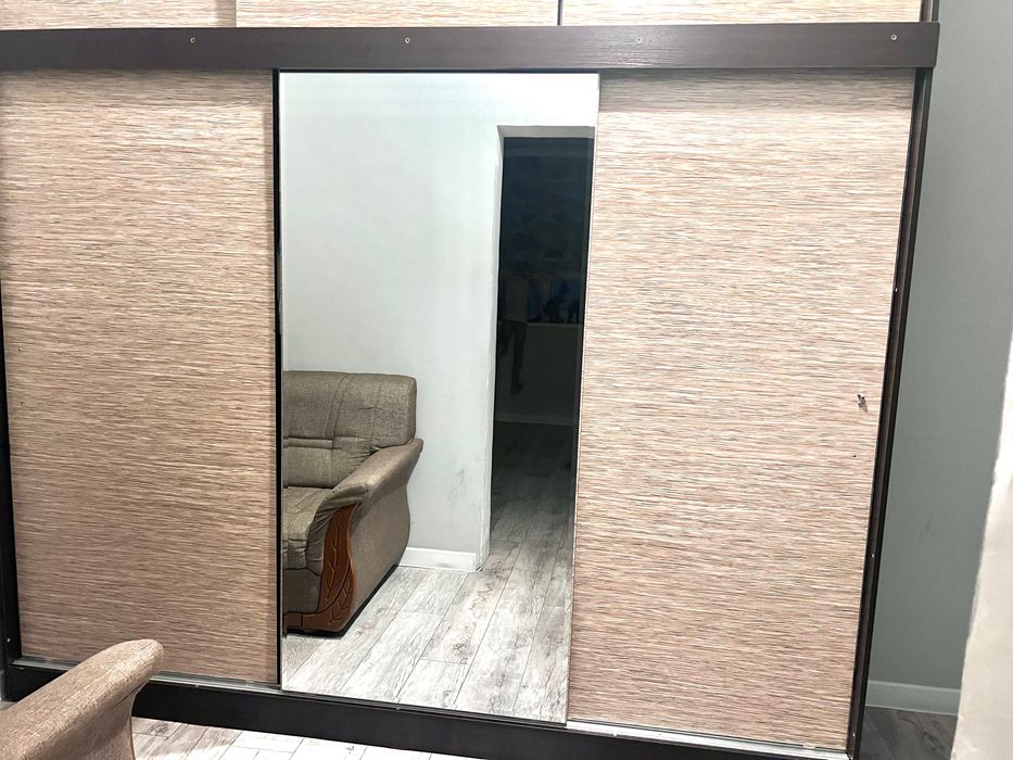 Шкаф шифоньер большой