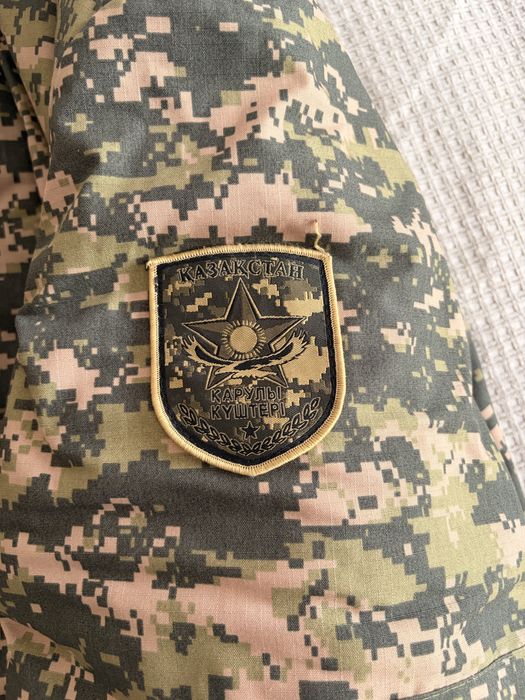 Бушлат и ватники с шевронами