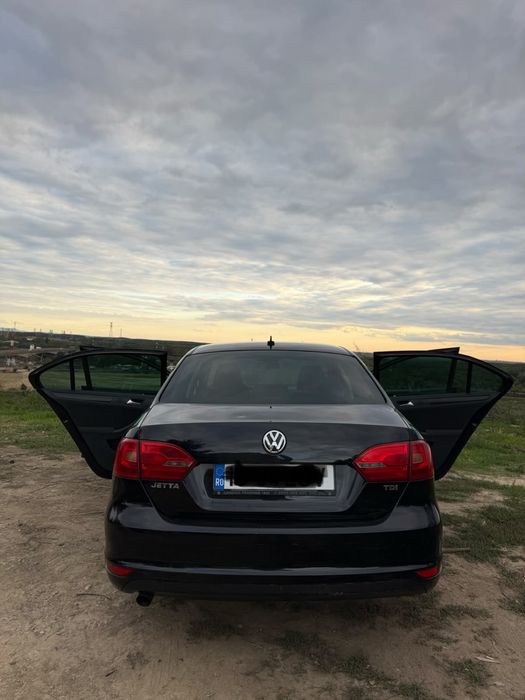 VOLKSWAGEN Jetta 2011 — imagine 2