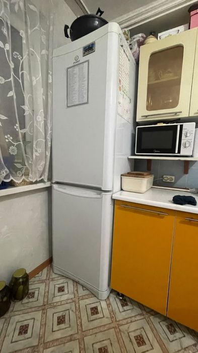 Продам холодильник