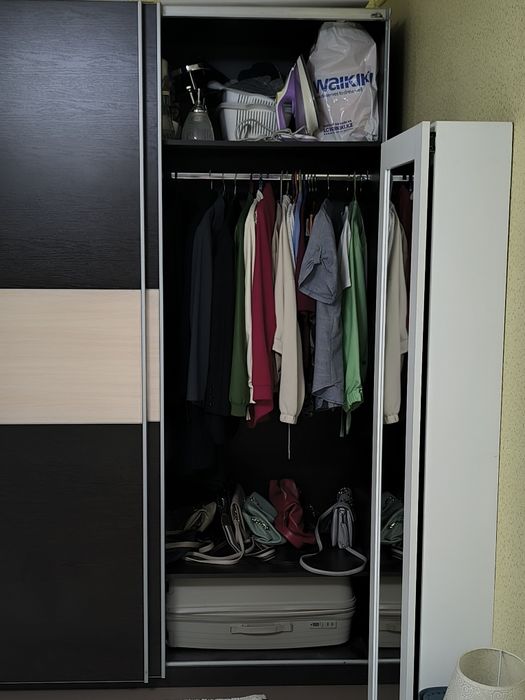 Шкаф купе трехдверное