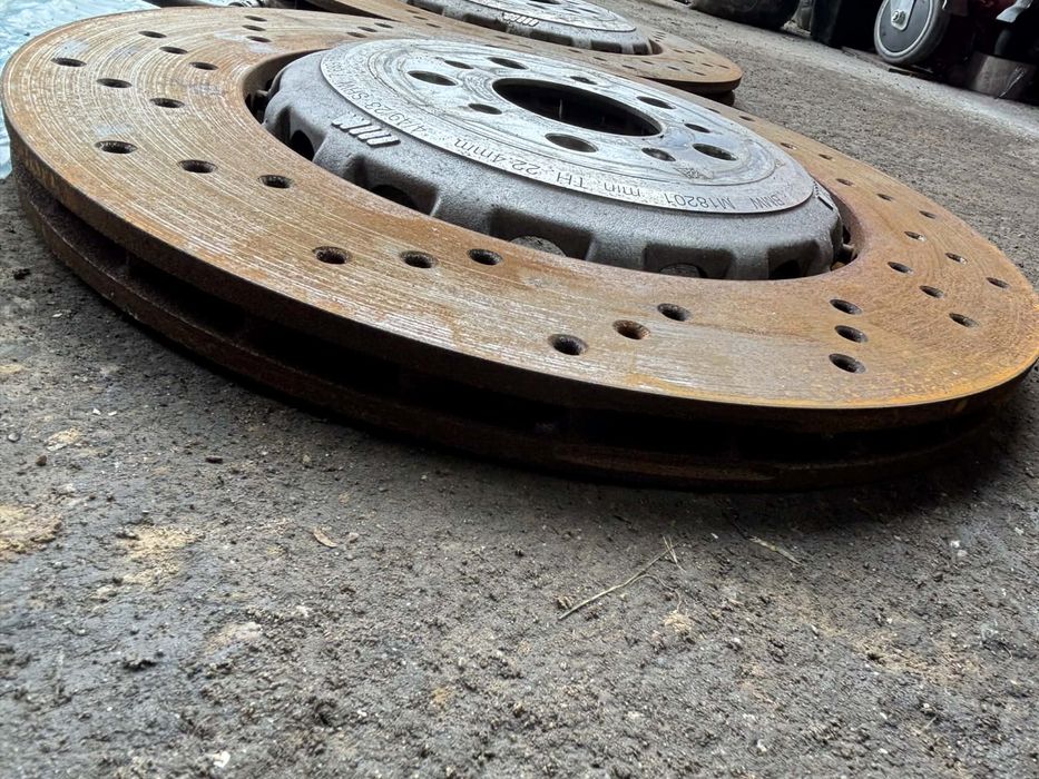 Комплект спирачки bmw m3 g80 m4 g82 m2 g87 бмв м3 г80 м4 г82 спирачки