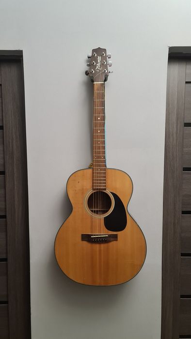 Фирменная гитара Takamine