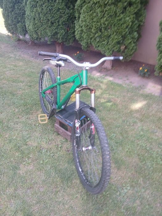 Bicicletă dirt cu marzochi