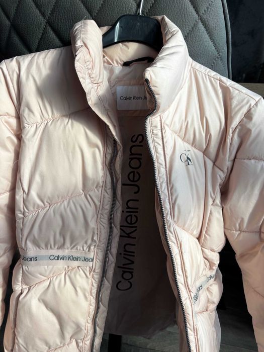 Calvin Klein Jeans яке, 14 години