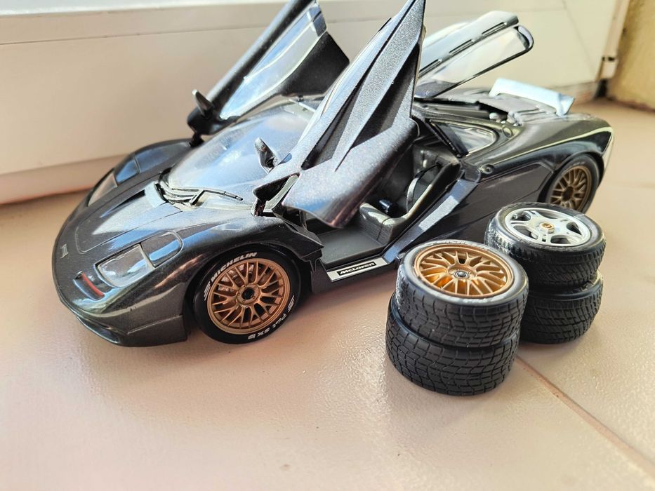 1:18 колички diecast