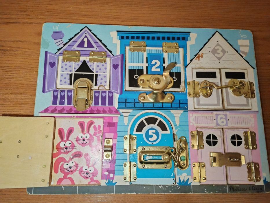 Развивающая игрушка для малышей